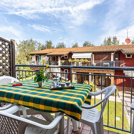 Residence La Corte Near Gardaland Castelnuovo del Garda Exterior foto